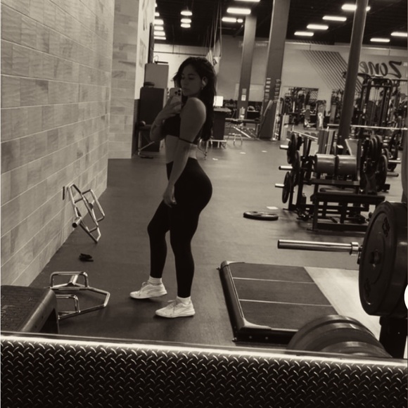 Meet your Posher, Deanna - Picture 1 of 1